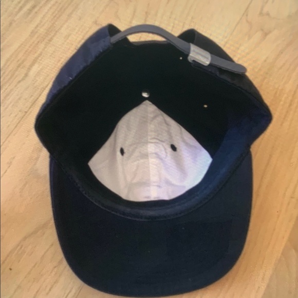 Supreme Black Hat with Embroidered S - Picture 3 of 4